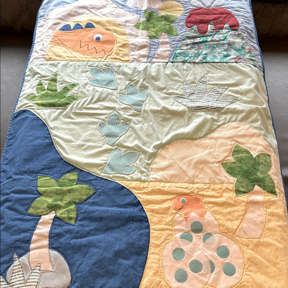 OOAK Dinosaur Baby Quilt Handmade Very Good Condition
